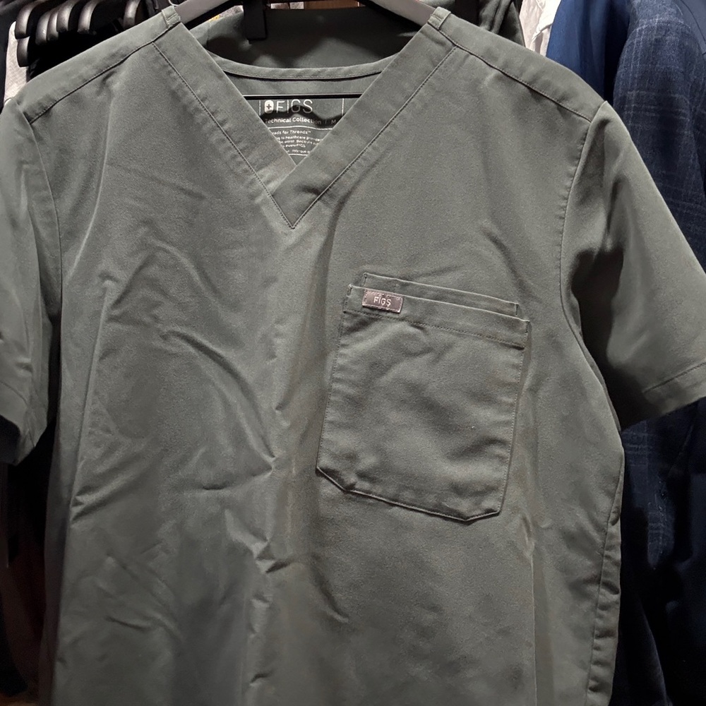 Men’s Figs Scrub Set